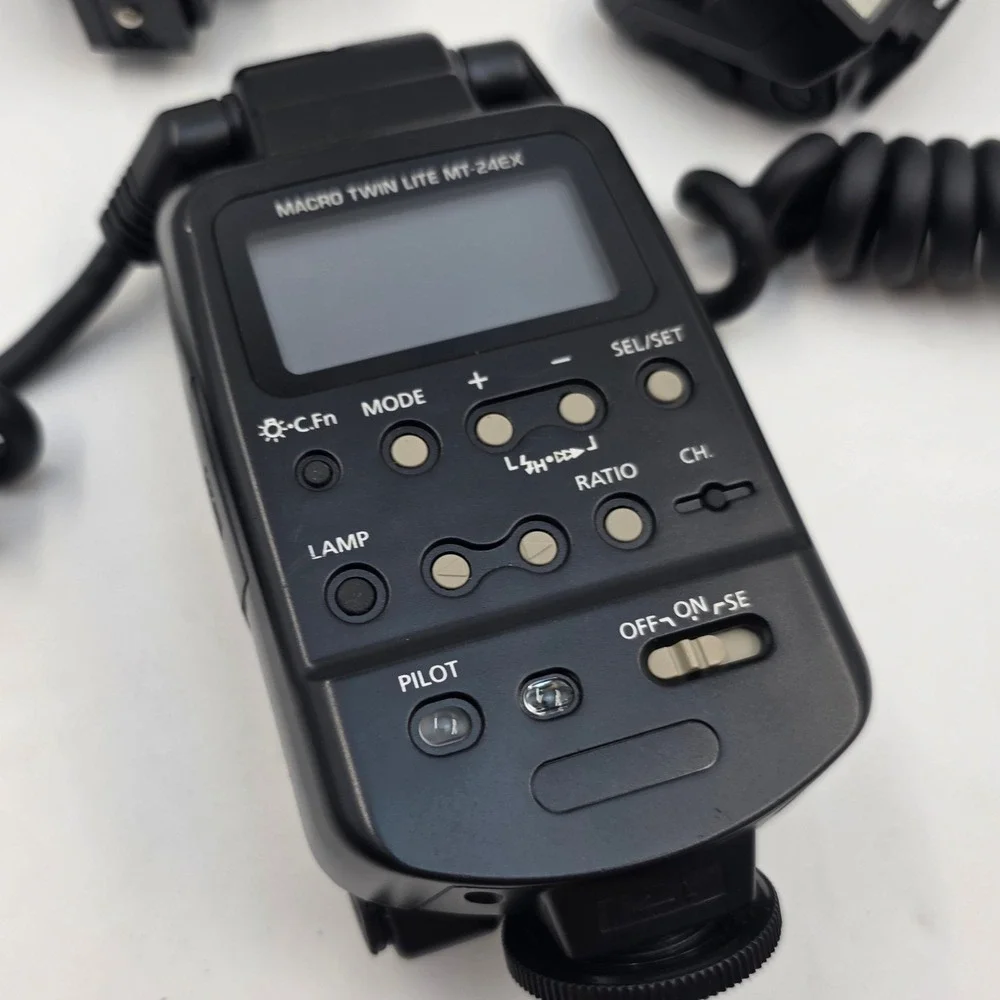 Canon Macro Twin Lite MT-24EX Digital SLR Camera Flash Made in Japan 004650 T3